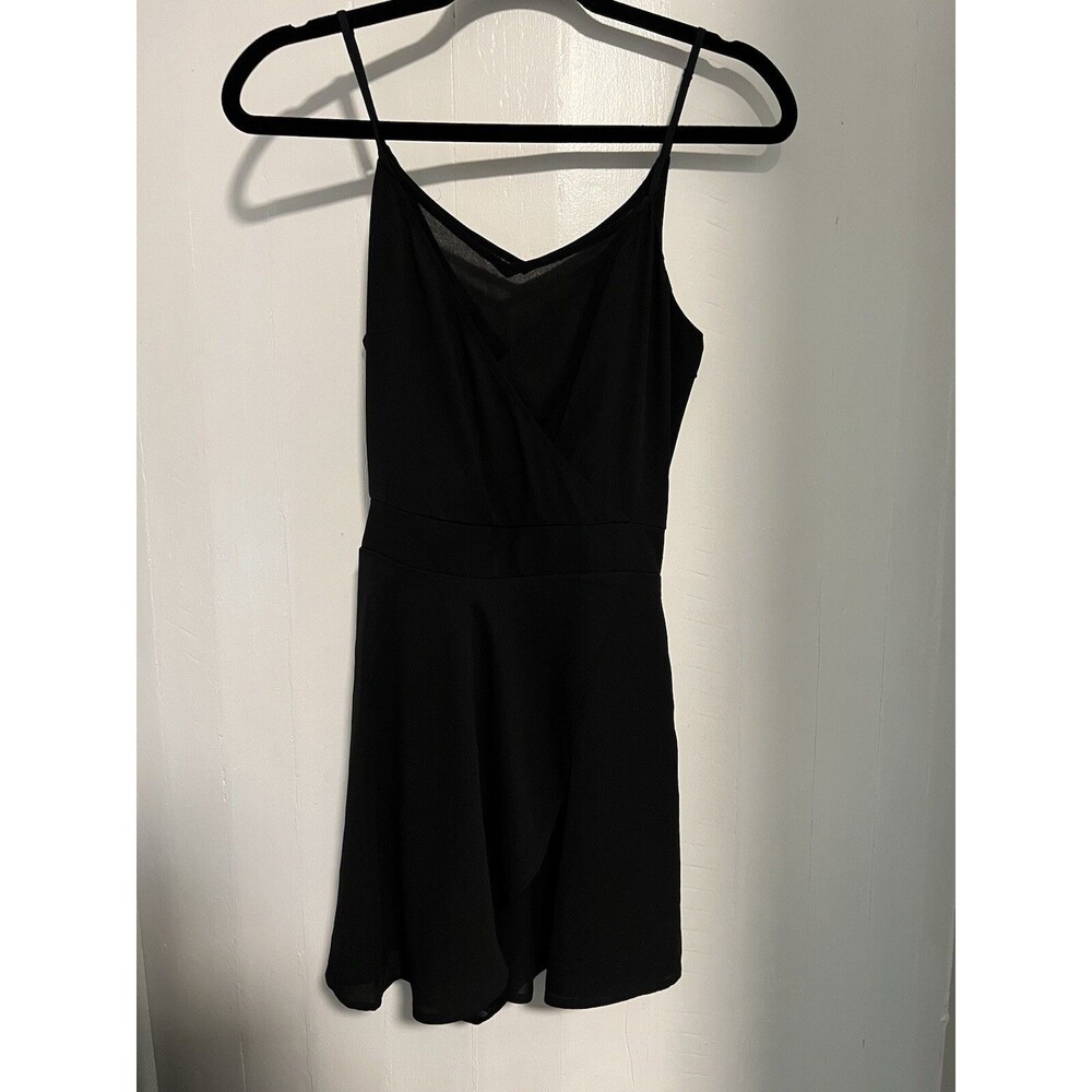Women’s Express One Piece Shorts romper size 4 Pockets